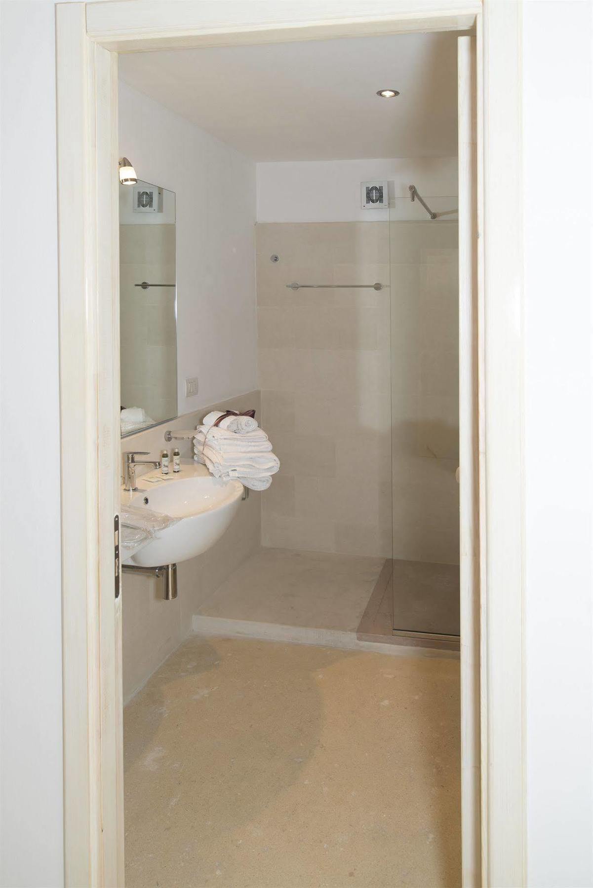 Relais Carlo V - Palazzo Storico 2*