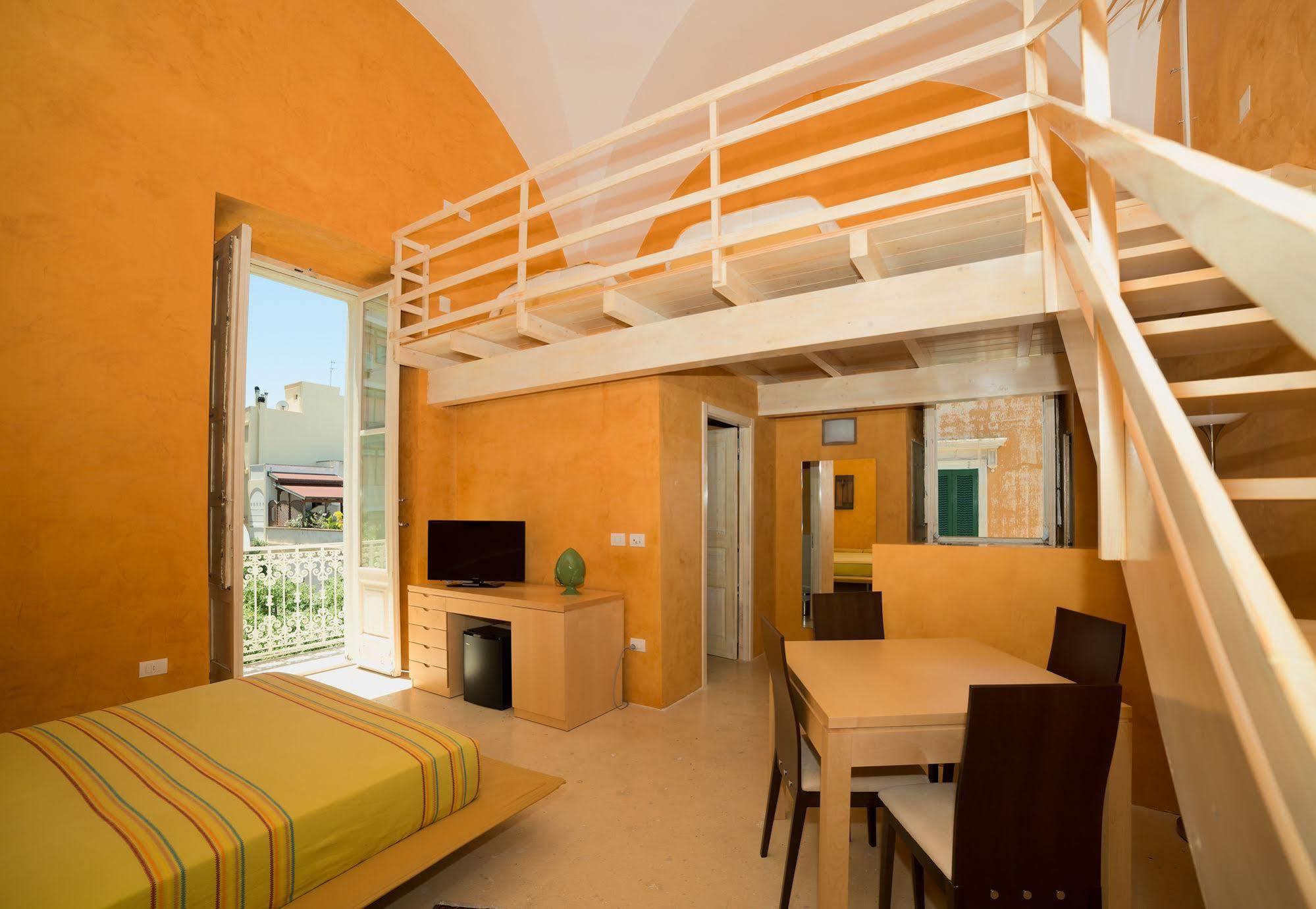 Relais Carlo V - Palazzo Storico Alojamento de Acomodação e Pequeno-almoço Gallipoli